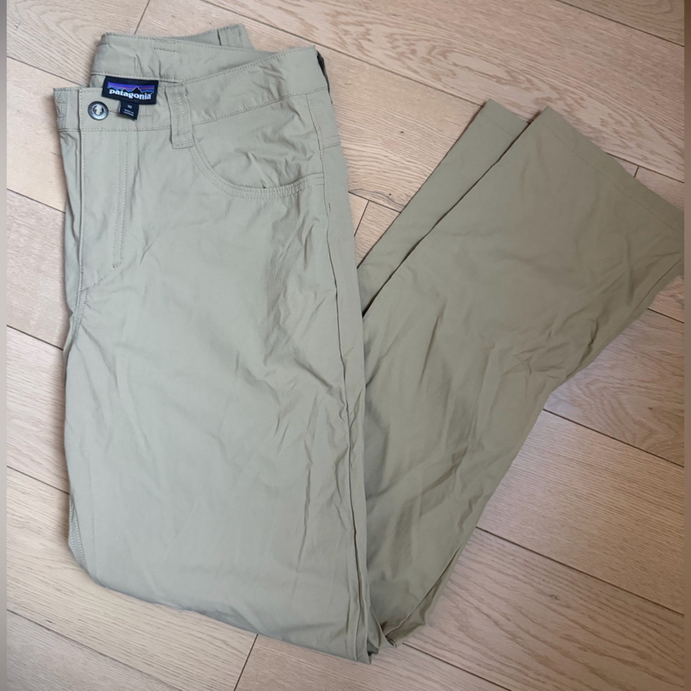 Patagonia Men’s Chino Pants in Light Khaki